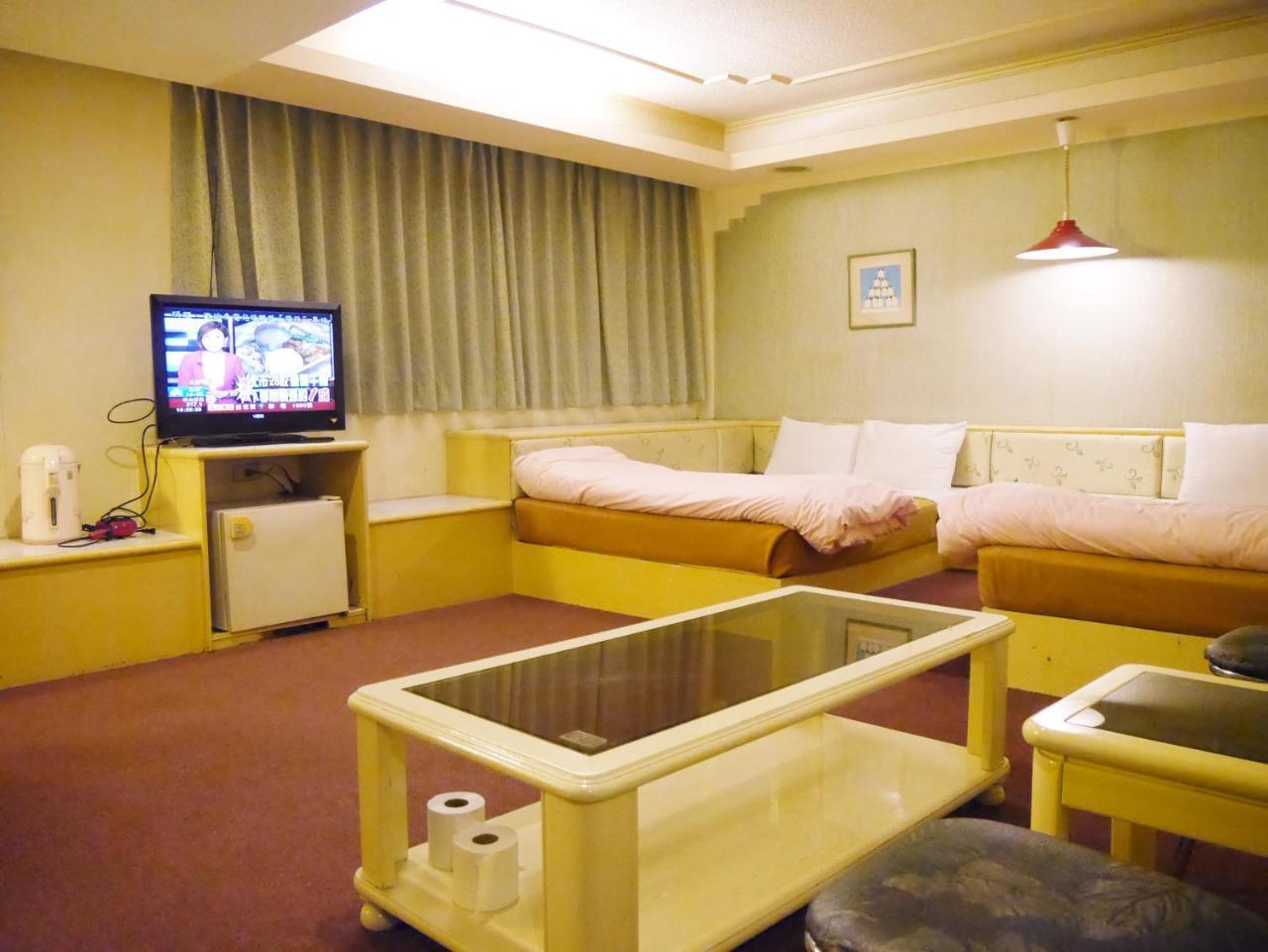 San Tong Hotel Miaoli Buitenkant foto